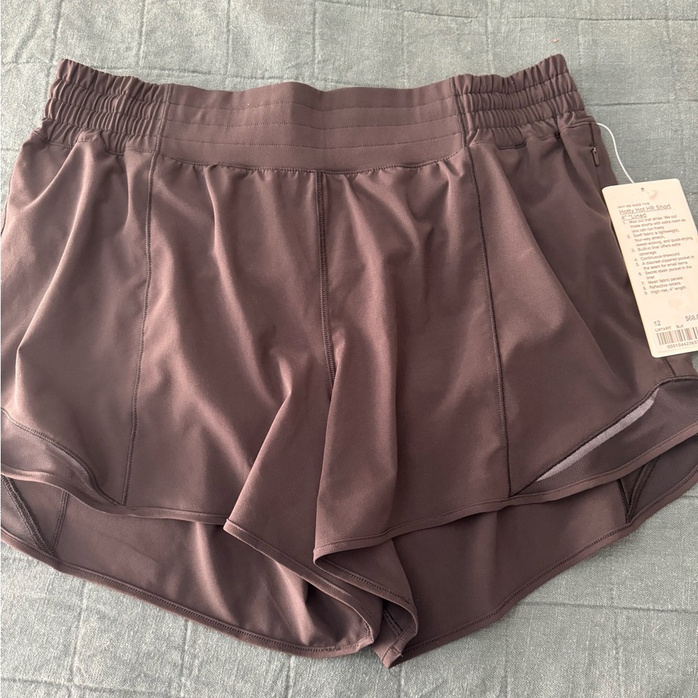 NWT Lululemon High Rise Hotty Hot Short 4”